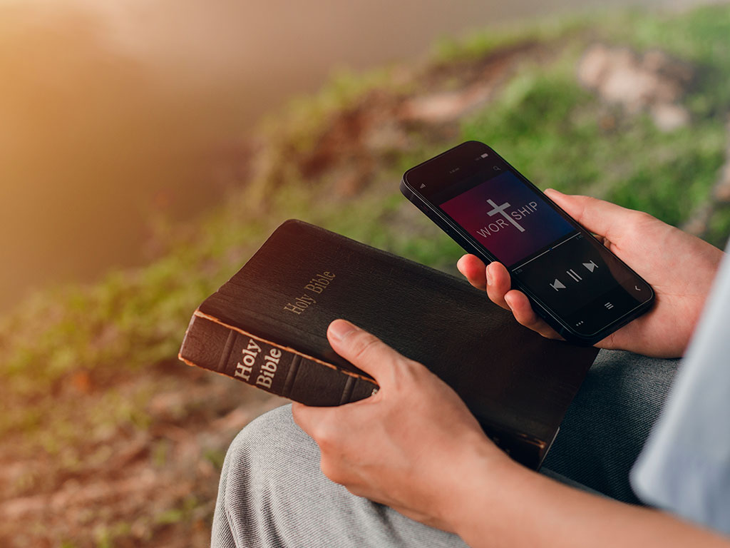 Encontre paz e sabedoria com um app da Bíblia ideal: versículos diários, planos de leitura e comentários. Offline e prático. Experimente grátis e transforme seus dias!