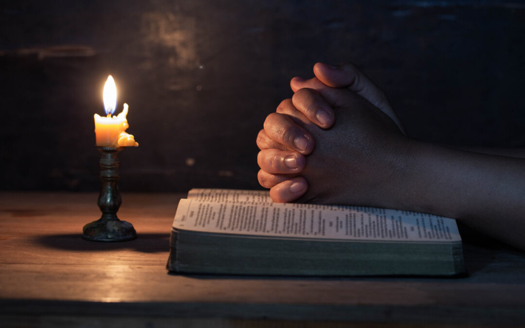 Ansiedade noturna: 10 versículos comentados para ler antes de dormir